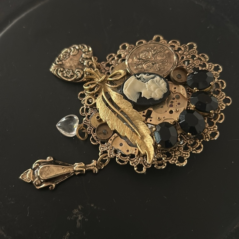 Vintage Steampunk Artisan Brooch - Picture 2 of 5